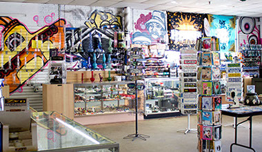 Puff N Stuff Smoke Shop - Store Photos